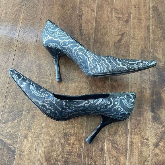 Via Spiga Black Gray Silver Brocade Pointed Toe Pumps Heels Italy, size 9M - Picture 3 of 16